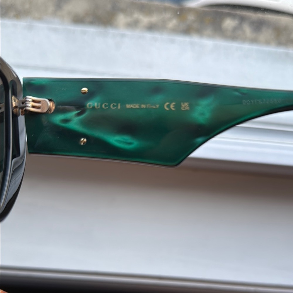 Gucci Sunglasses - Picture 6 of 8